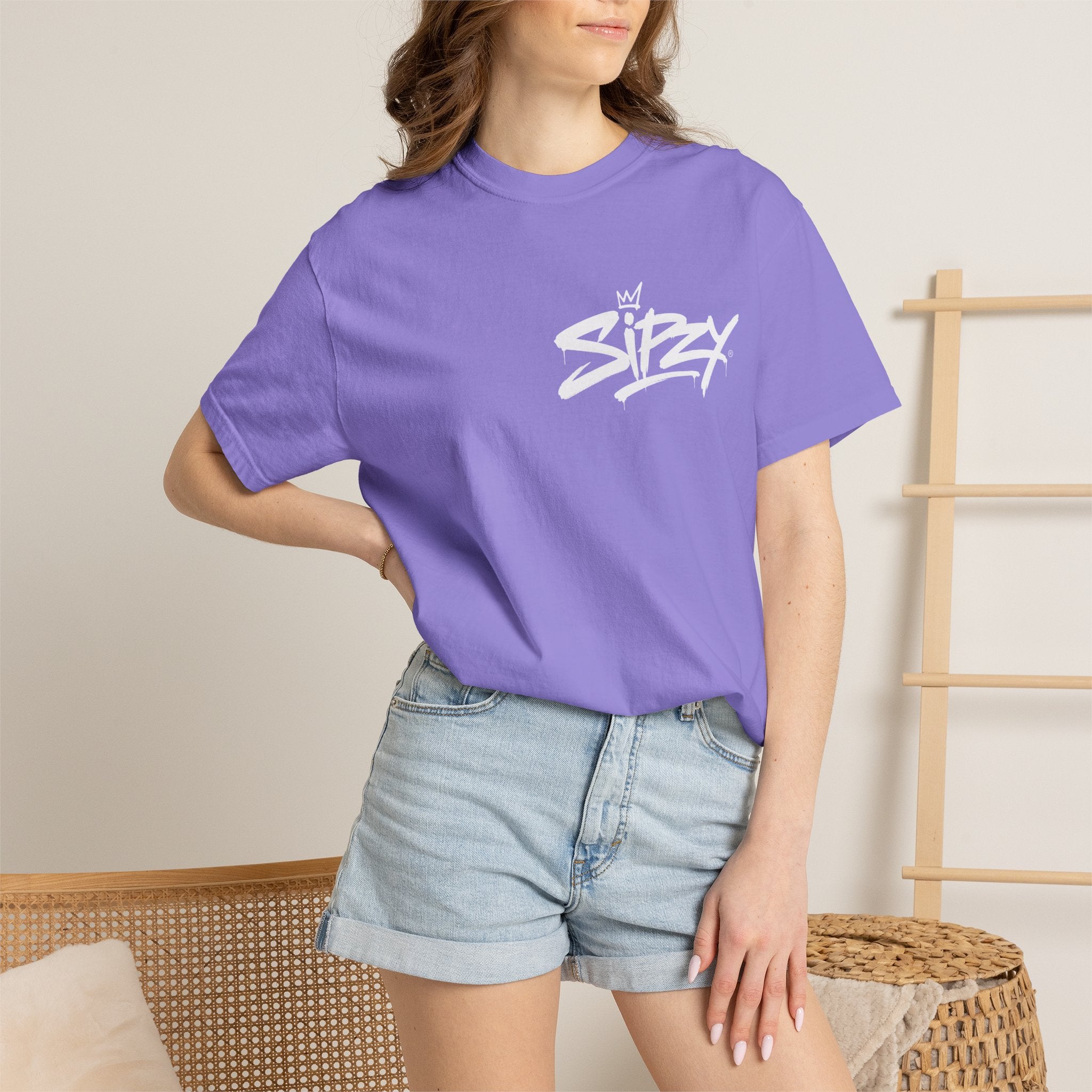 Minimal 'Sipzy' Script Tee — White Garment-Dyed T-Shirt